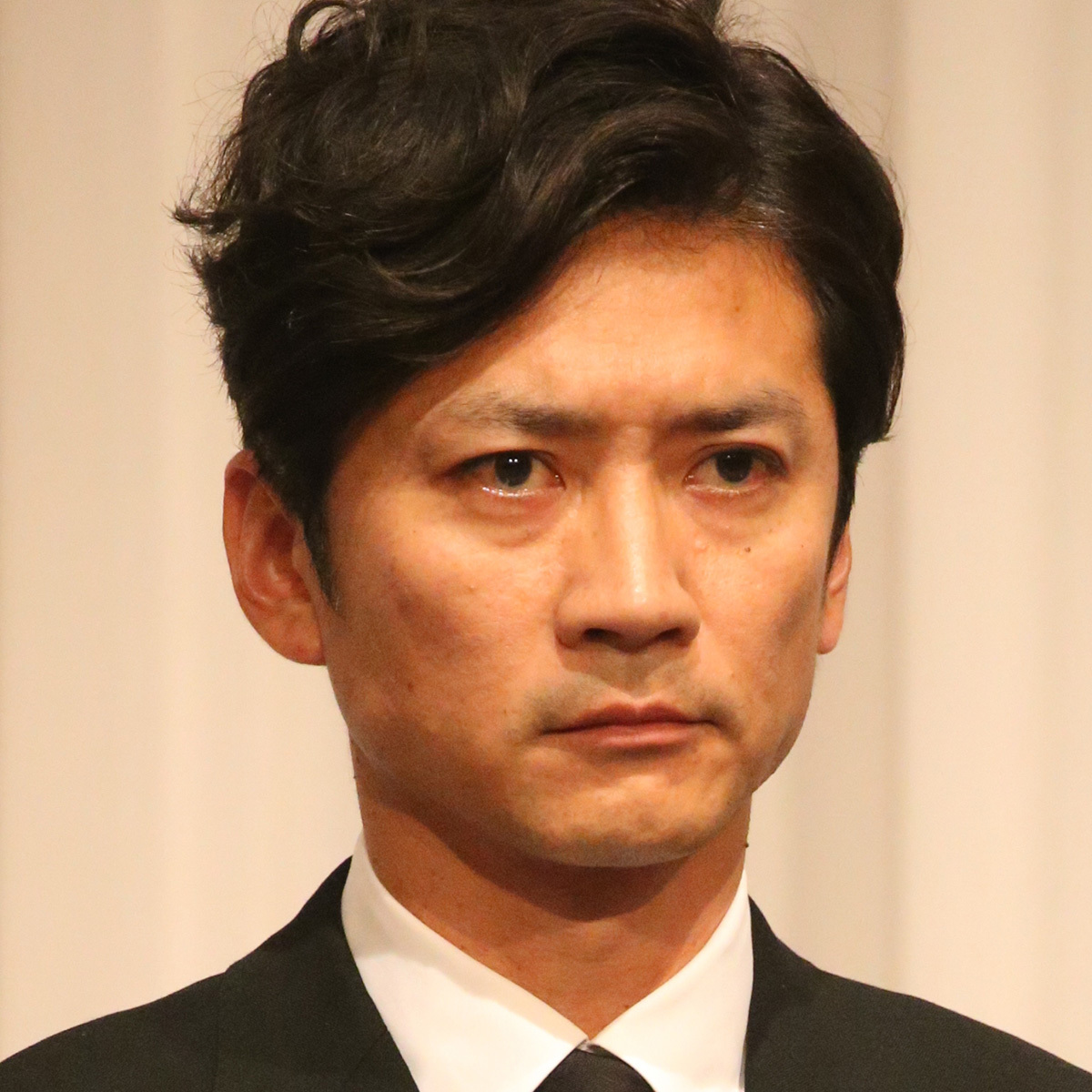 福島県西郷村にある株式会社TOKIO-BAの入口に掲げられた「お休みです」の看板