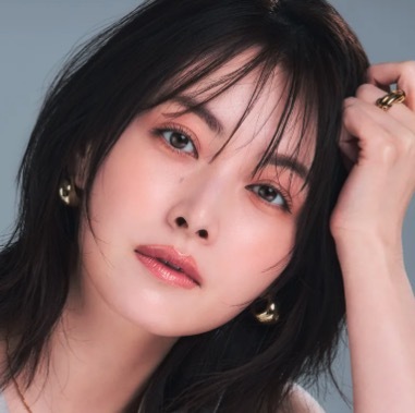 美貌が登場のたびに話題!【佐藤めぐみさん】が40歳になってはじめたこと|美ST(magacol) - Yahoo!ニュース
