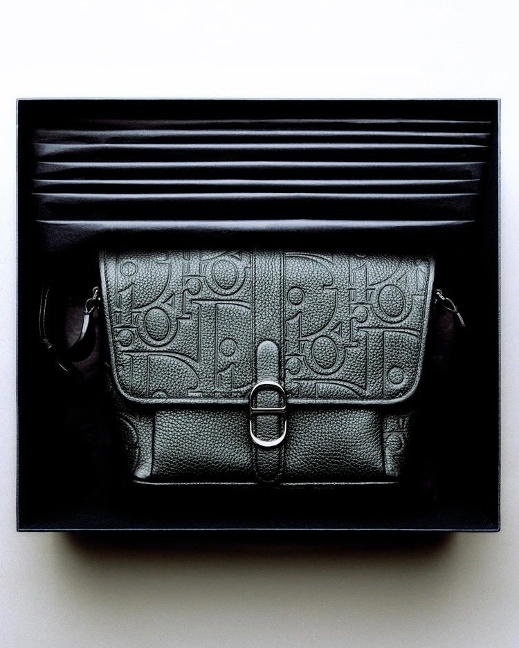 【自分へのご褒美にも♡】Dior★D-Vinity バングル 自分へのご褒美にも♡】Dior☆D-Vinity バングル (Dior