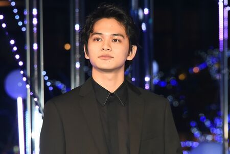 連続テレビ小説『あんぱん』主演、やなせたかしモデルの柳井嵩を演じる北村匠海。戦時下の物語が視聴者の関心を呼ぶ。