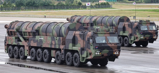 韓国 国軍の日記念式で公開された地対地ミサイル「玄武V」