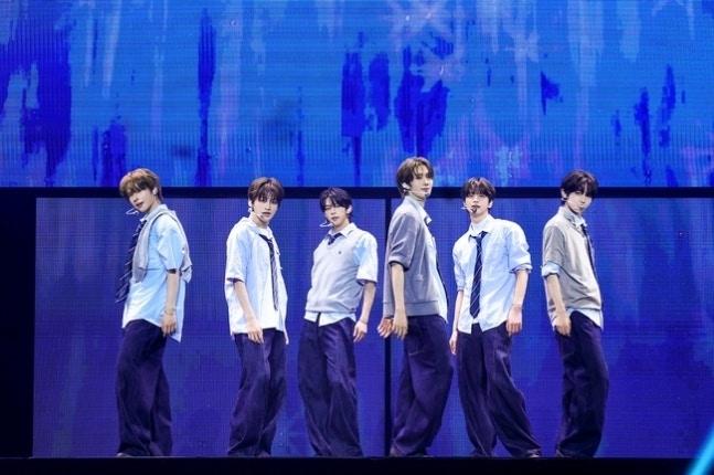 TWS、初の韓国単独コンサートで感激の涙…SEVENTEEN スングァン