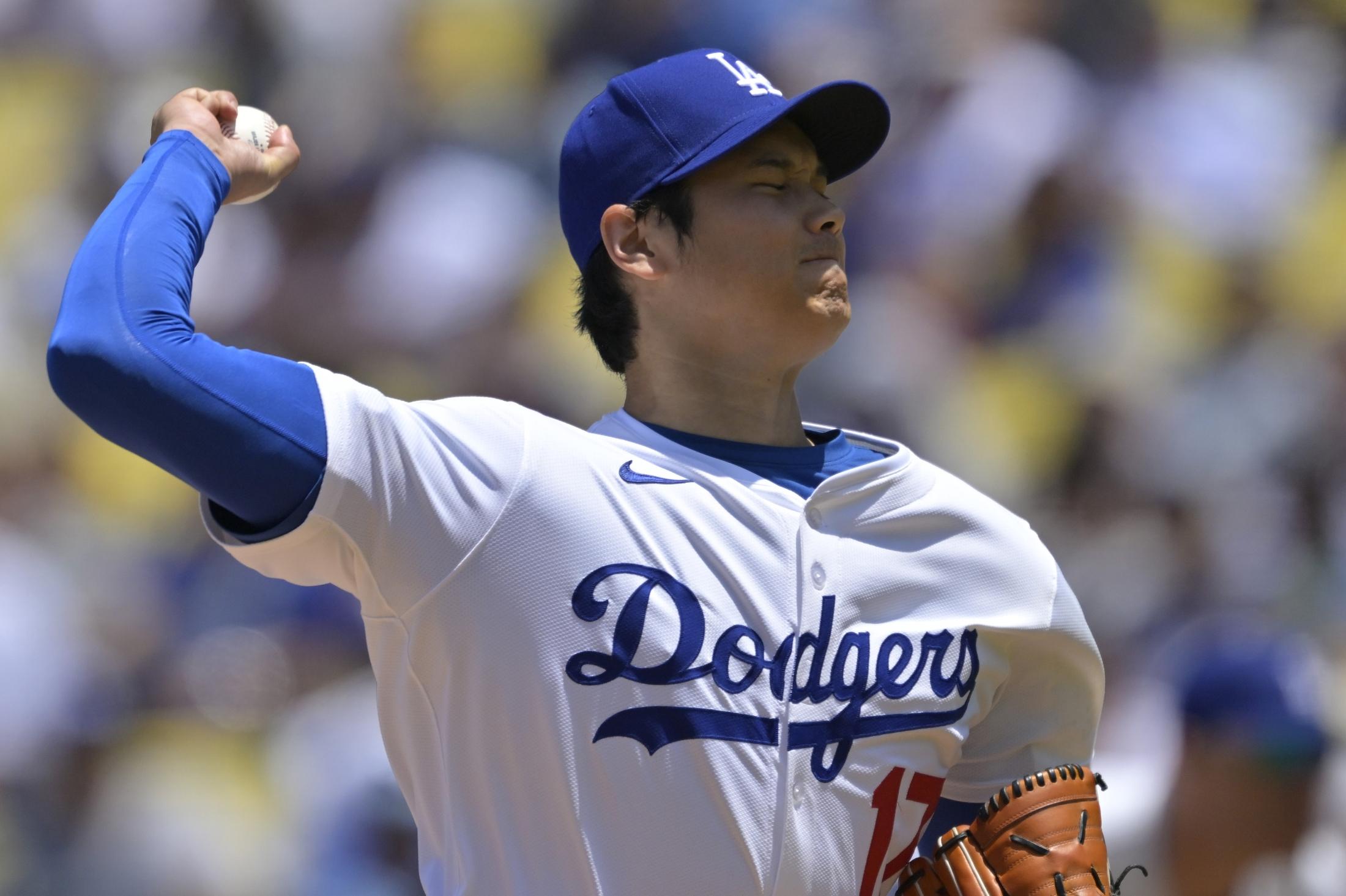 大谷翔平CROSSSQUALL二刀流 ホワイトソックス戦の1回、…：投打「二刀流」大谷翔平
