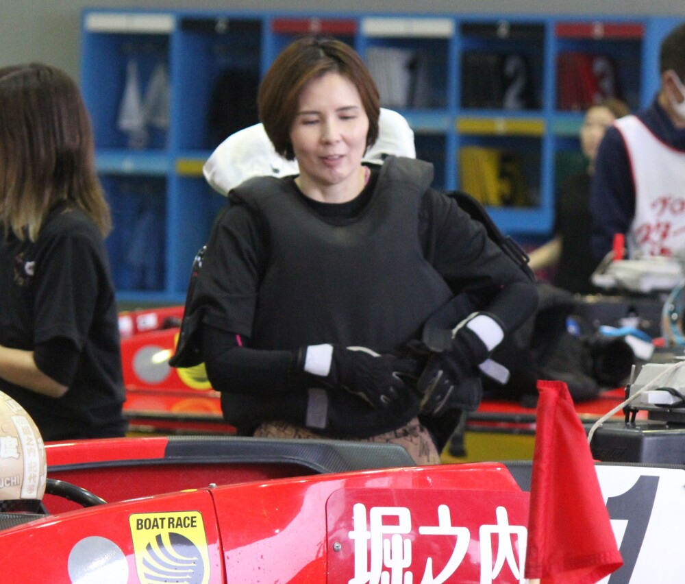 テレボート　プレミアム2021 ボートレース若松（ナイター）GⅢオールレディース】準優で唯一