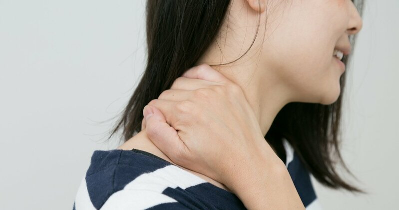 コロナワクチン接種後の肩の痛み、SIRVAの症状をイメージさせる画像