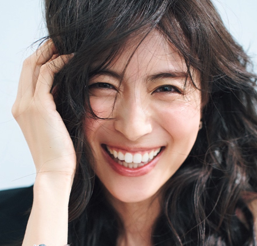 VERY掲載。笹川友里さん愛用のvenit 笹川友里さん】夏も“甘めオシャレ”で好感度大！私服コーデと愛用