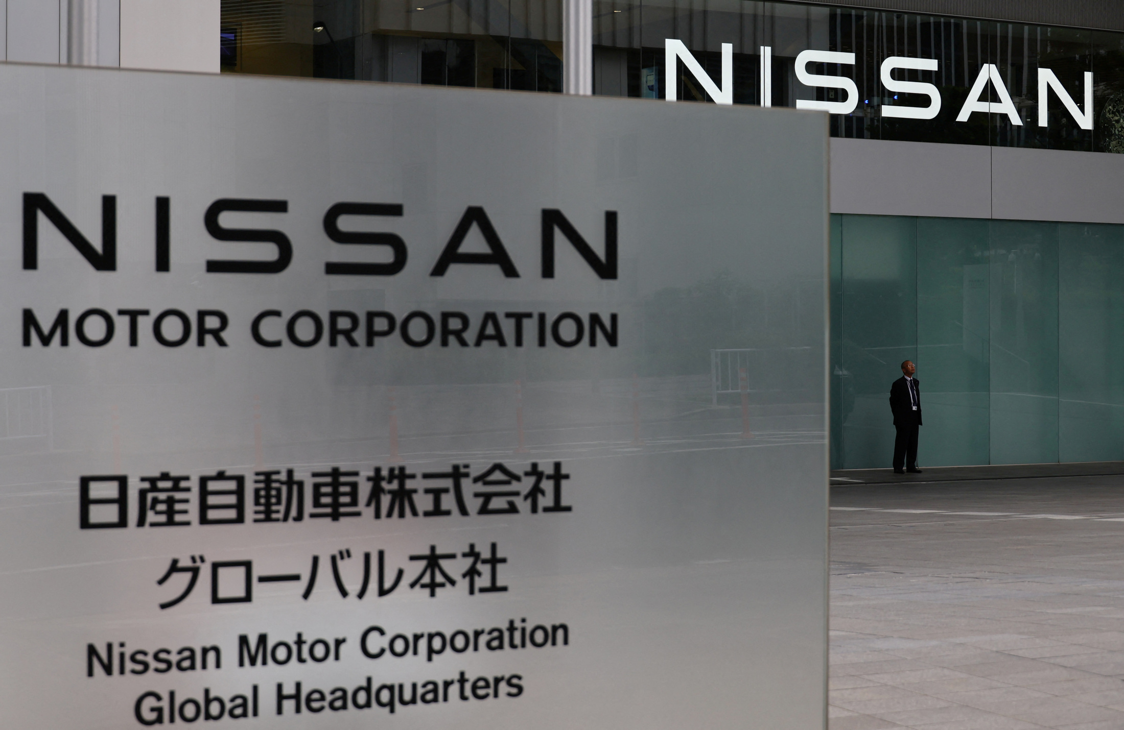 日産自動車の定時株主総会で発言するイヴァン・エスピノーサ社長（横浜市）