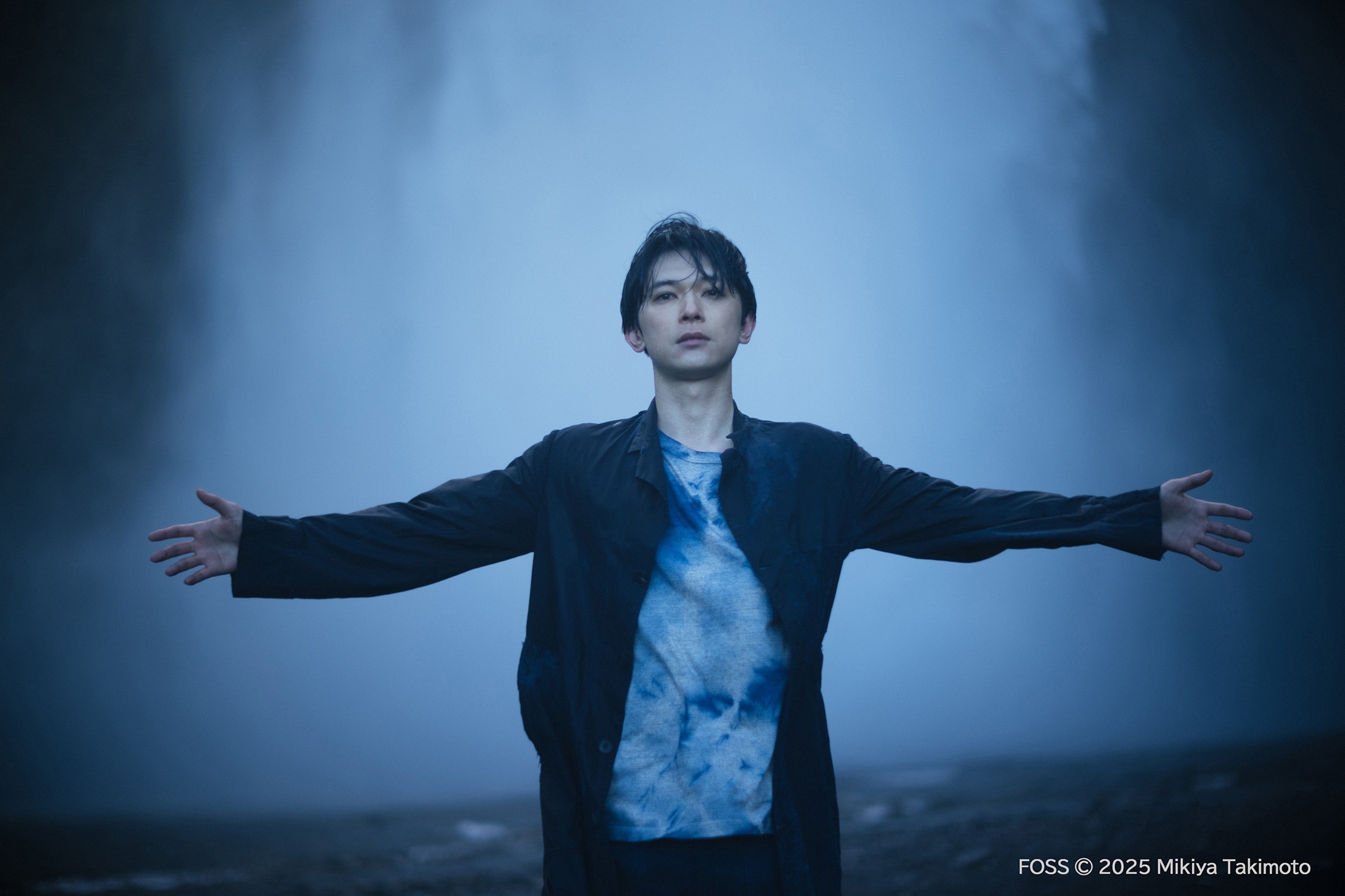 デビュー16周年迎えた吉沢亮が写真集『FOSS』発売、白夜のアイス