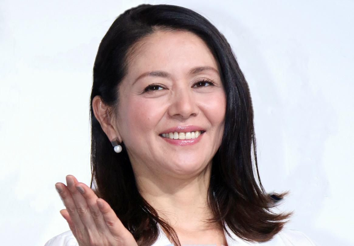 きょんきょん 小泉今日子＞ゆるデニムで最旬ムード ワンカラーでこなれ感 大人