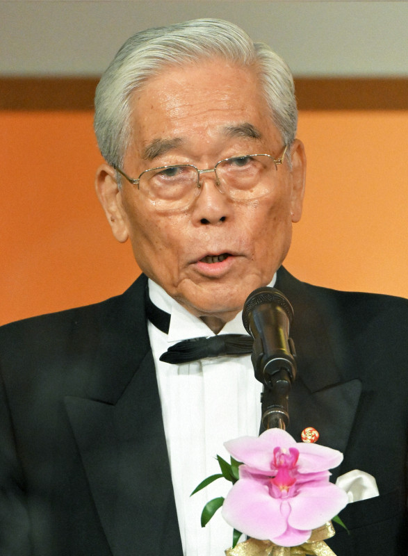 フジ・メディア・ホールディングス元相談役の日枝久氏の写真、退職金支給に関する言及と関連