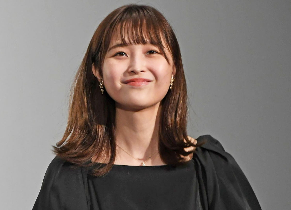 PTSD公表の元フジ渡邊渚アナ「無加工です笑」驚きビーチ姿が