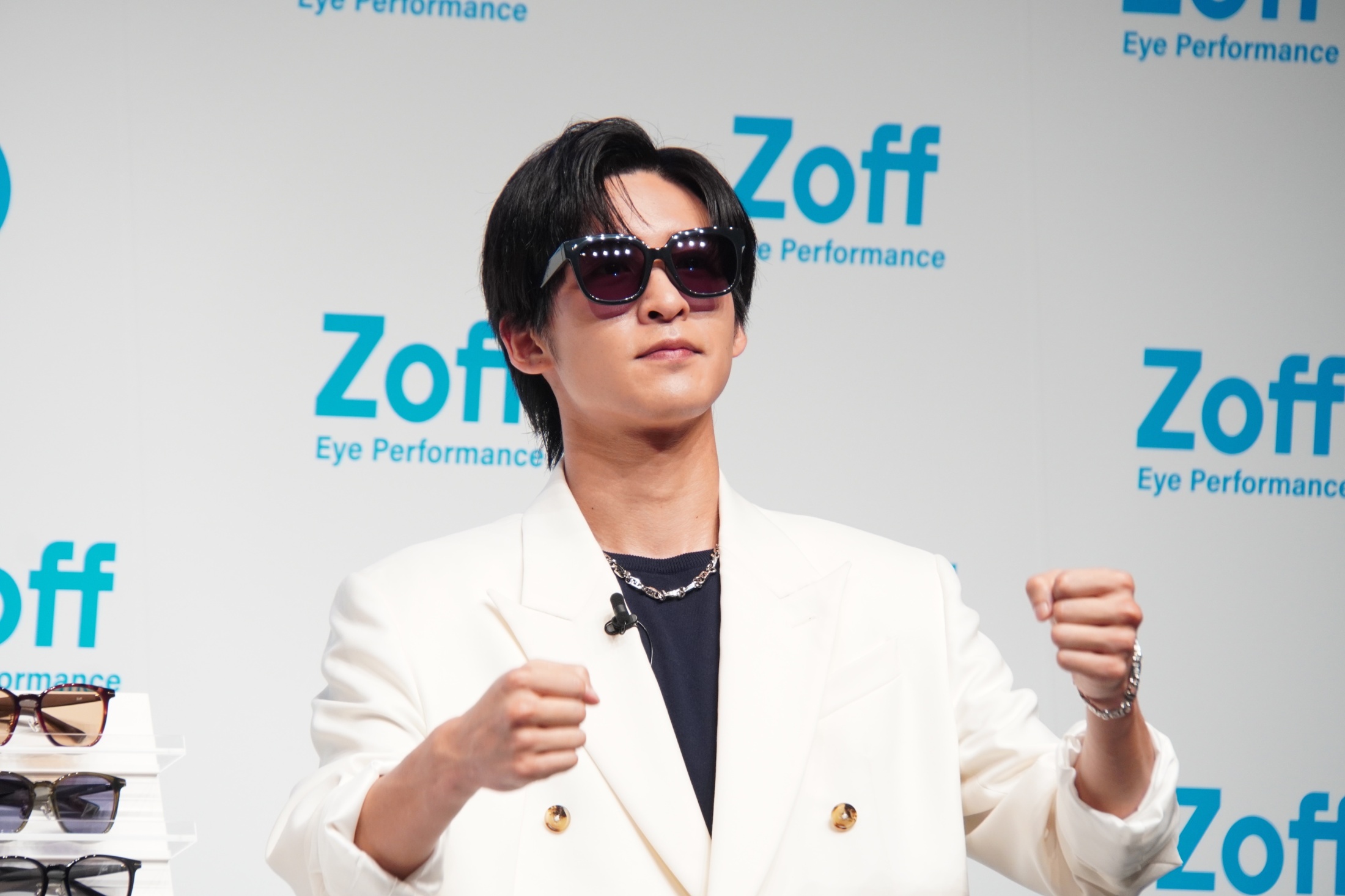 Zoffサンカットグラス 目黒蓮 Snow Man Snow Man目黒蓮、“サンカットグラス”選びでご満悦「めっちゃ