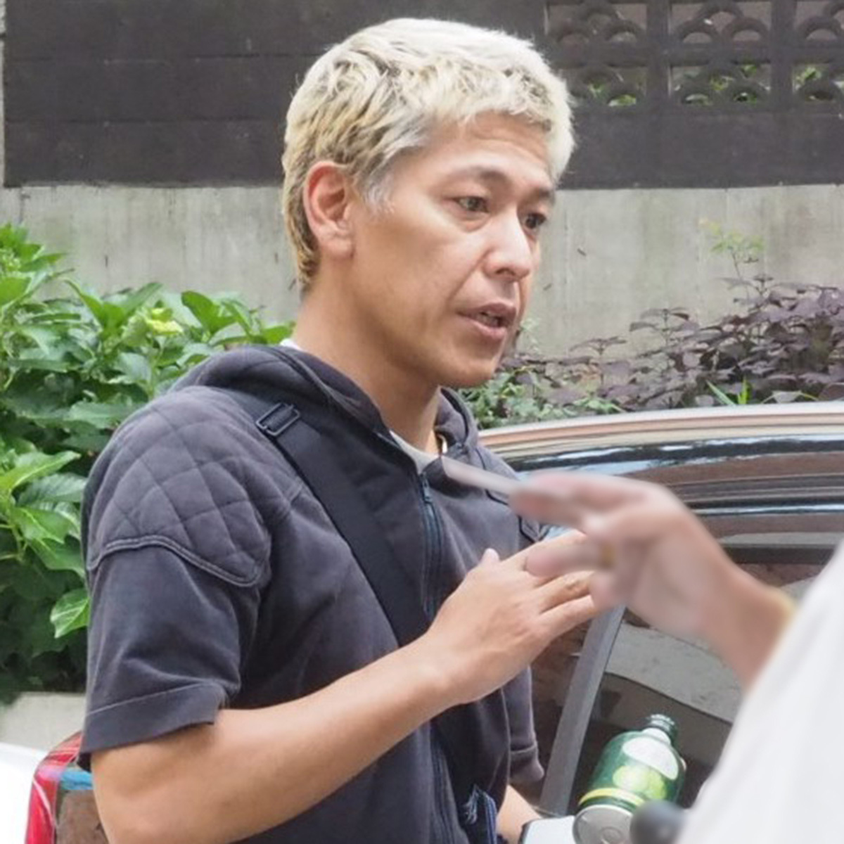 ロンハーの緊急生放送で解散を発表したロンドンブーツ1号2号、田村淳氏（右）と田村亮氏（左）