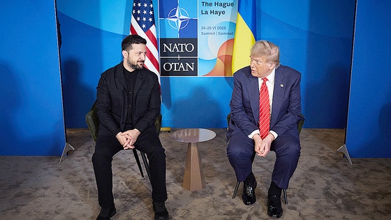 ２０２４年６月２５日、オランダ・ハーグでのトランプ大統領とゼレンスキー大統領の首脳会談の様子