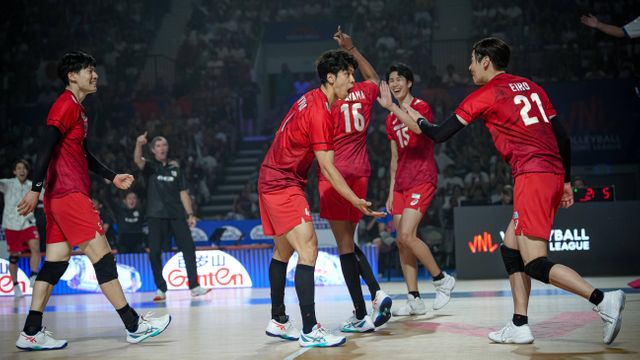 宮浦健人選手　3点セット 宮浦健人が最多18得点 衝撃3連続サービスエースに指揮官