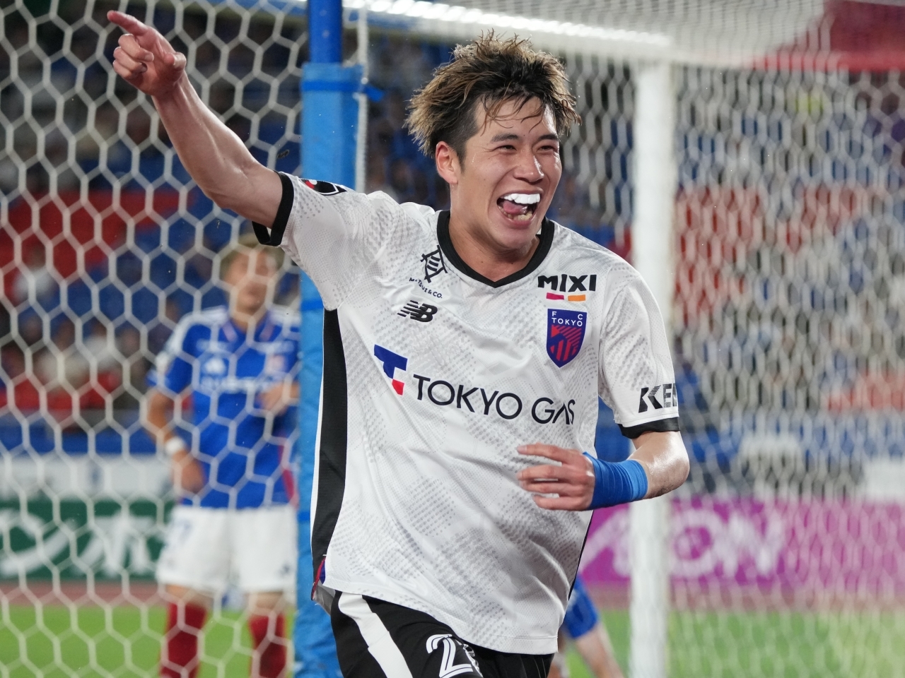 FC東京 野澤零温選手 サイン入りスパイク トップ昇格4年目でJ1初先発…期待も声援も背負ったFC東京21歳FW