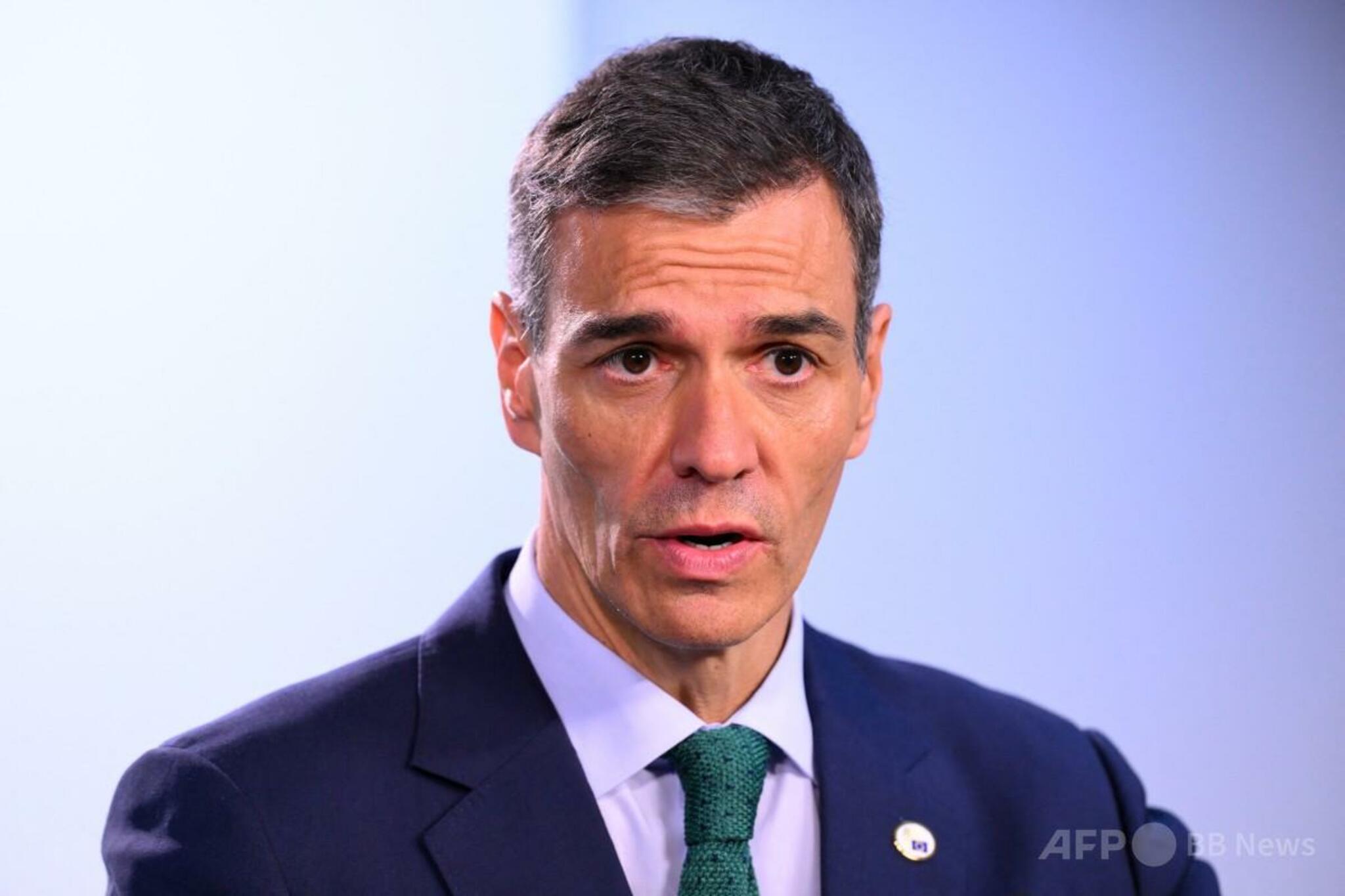 ガザ状況に関するEUの対イスラエル協定停止を要求した、ブリュッセルでの記者会見でのスペインのペドロ・サンチェス首相