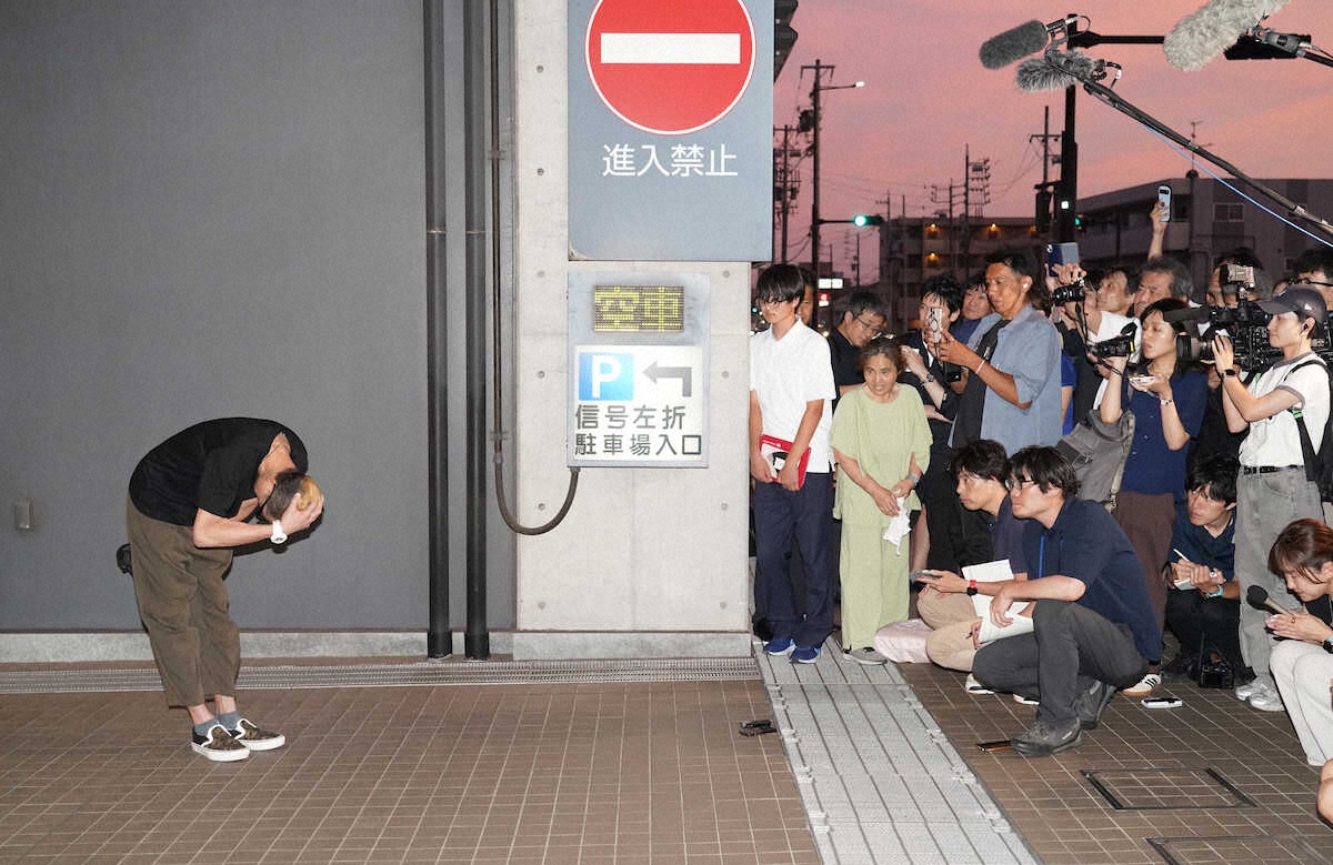 国分太一氏の問題について謝罪し、深々と頭を下げるTOKIO松岡昌宏