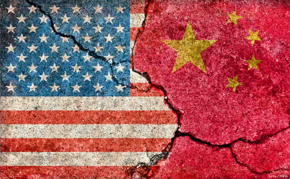 日本の安全保障と関連する東アジアの軍事的情勢を示すイメージ。日米のミサイル防衛能力向上への取り組みを象徴。