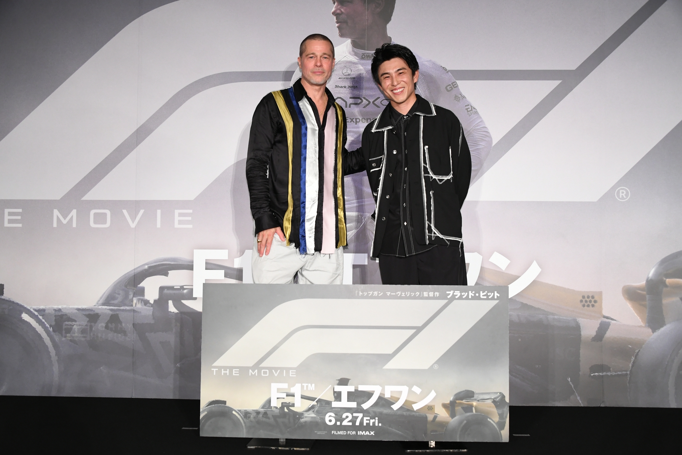 パ*ー様 Brad Pitt ブラピ直筆サイン入り　F1 舞台挨拶限定　フライヤ 映画 F1 舞台挨拶 ブラッド・ピット サイン入りポスター - メルカリ