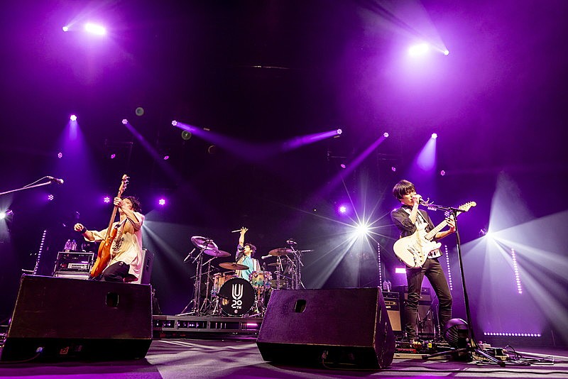 UNISON SQUARE GARDEN、20周年オールタイムベストツアーより「MR