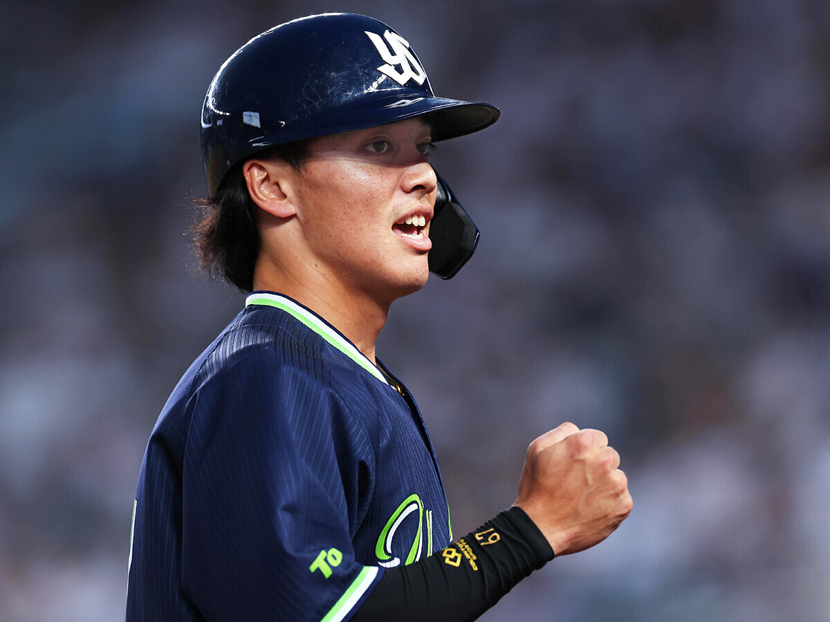 東京ヤクルトスワローズ伊藤琉偉選手新品未使用‼️NPB公認マーク入り硬式木製バット 伊藤琉偉はヤクルトの希望の星になれるか 首脳陣もビックリの