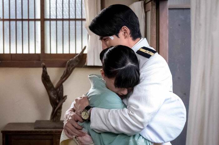 ドラマ「波うららかに、めおと日和」主演の芳根京子と本田響矢の写真