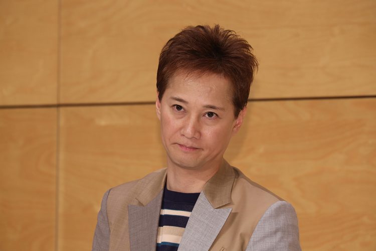 中居正広氏と元フジテレビアナウンサーAさんとの事案発生後のメールやり取りを示すイメージ画像
