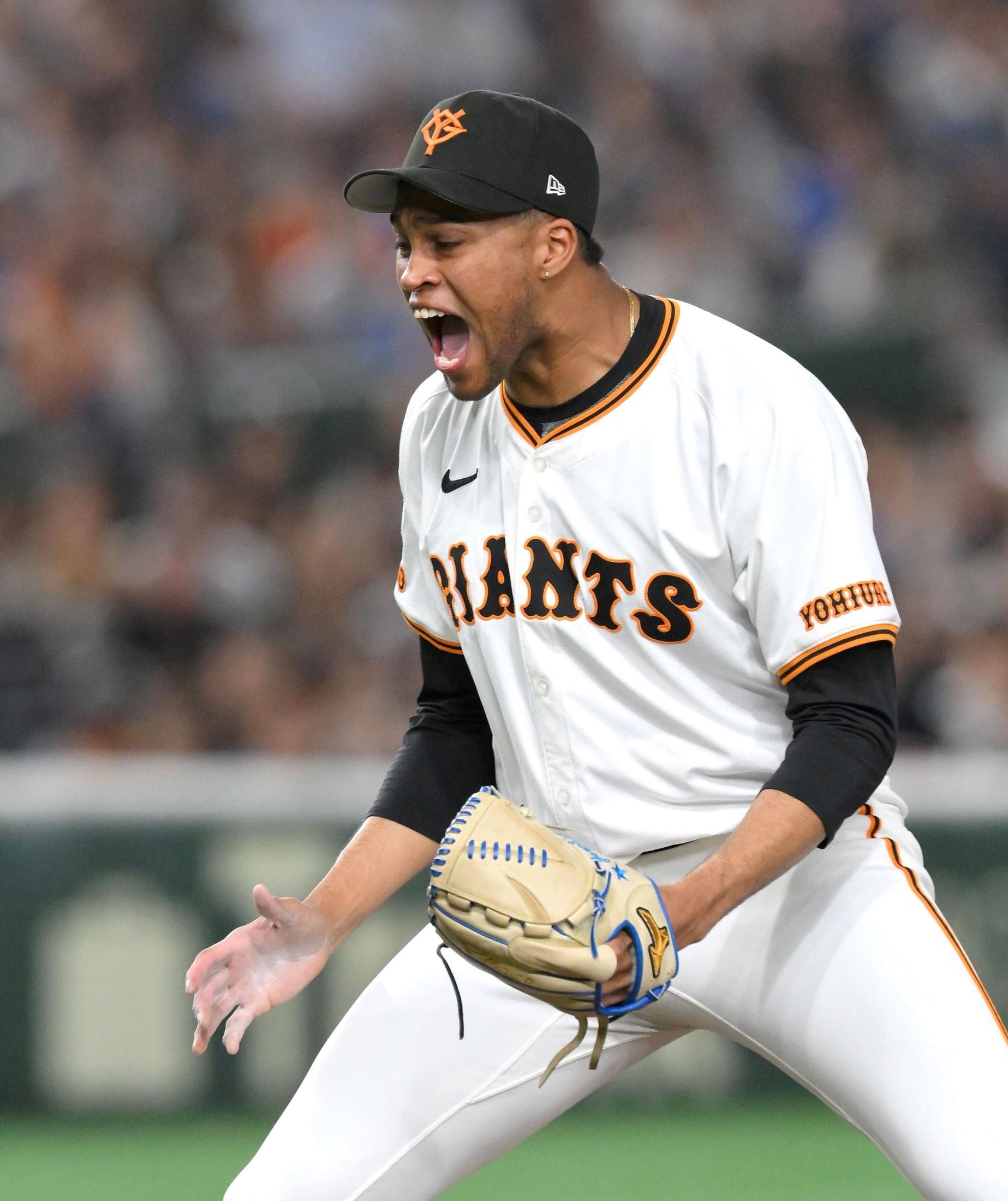 （セール）開催中 人気ブランドも続々プライス 巨人・マルティネス 開幕30戦連続0封 NPB歴代3位浮上＆セ 記念グッズ