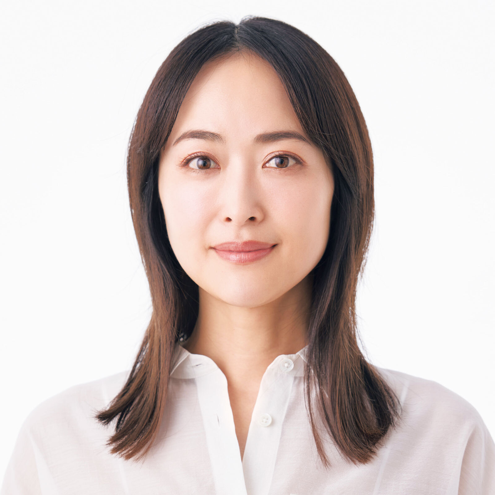 梅雨のヘアアレンジ】雨風が強そうな日は「ふわふわシニヨン」が