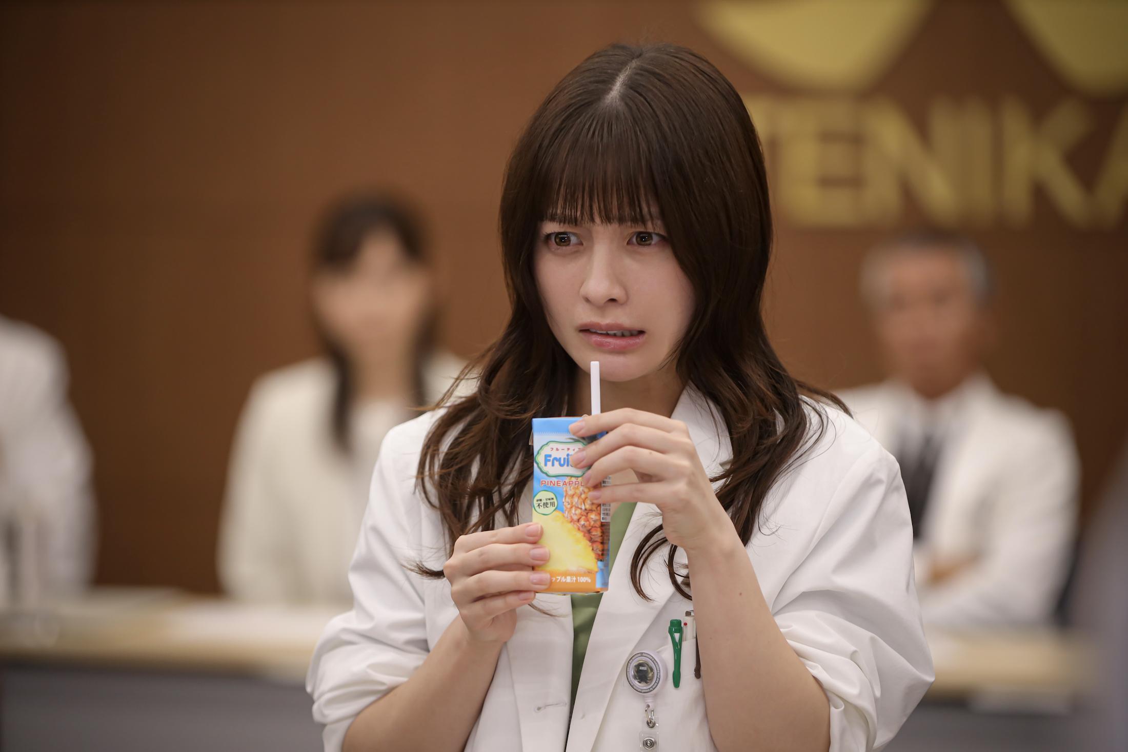 橋本環奈主演ドラマにマンガ家出演が話題に