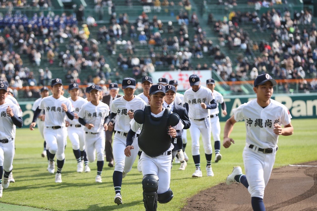沖縄水産高校　パーカー　甲子園　高校野球 沖縄水産高校 ユニフォーム 甲子園