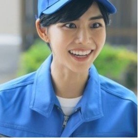 玄関先に置き配された荷物と、そこから考えられる犯罪リスク