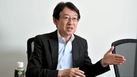 49歳で第一子を授かった剱持さんの当時の写真、高齢での妊娠に戸惑いを感じていた