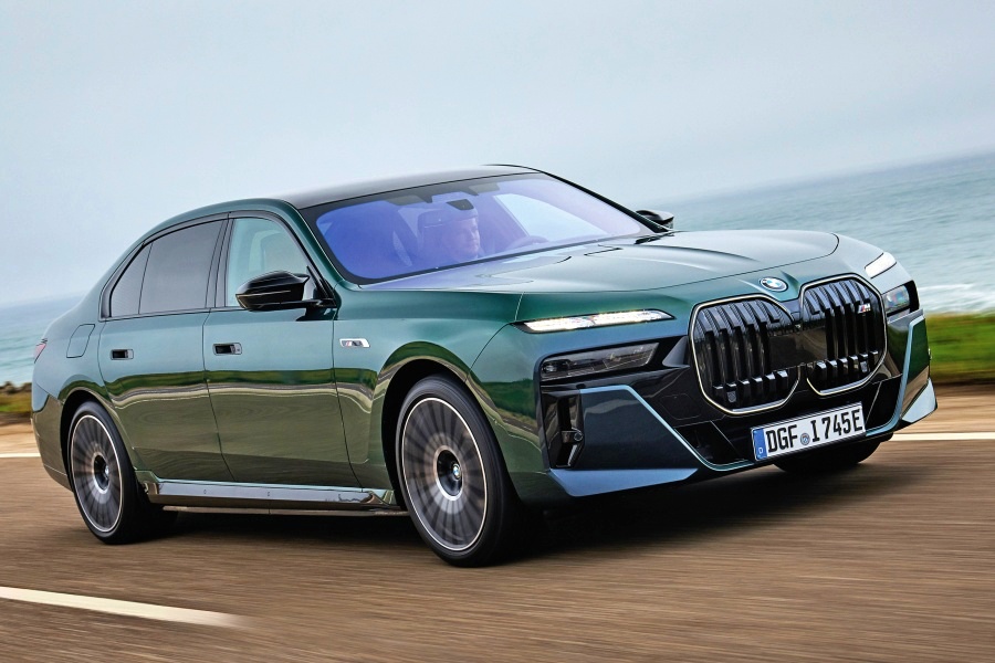 英国 最高級車カタログ 2点 英国 最高級車カタログ 2点 20190515-01-07-67bb5dad9eafd.