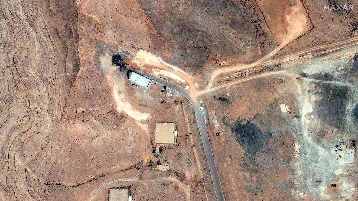 イスファハン核施設の衛星画像：攻撃後にアクセスが確認されたトンネル入口