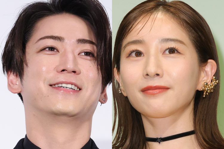 都心の高級スーパーでカジュアルなストライプシャツとジーンズ姿で買い物をする田中みな実