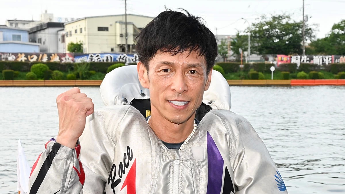 ボートレース　2022第３２回グランドチャンピオン覇者　池田浩二（愛知）直筆サイン入り帽子　黒＋おまけ 　競艇 戸田ボートSG・グランドチャンピオン】池田浩二が3年ぶり11回目