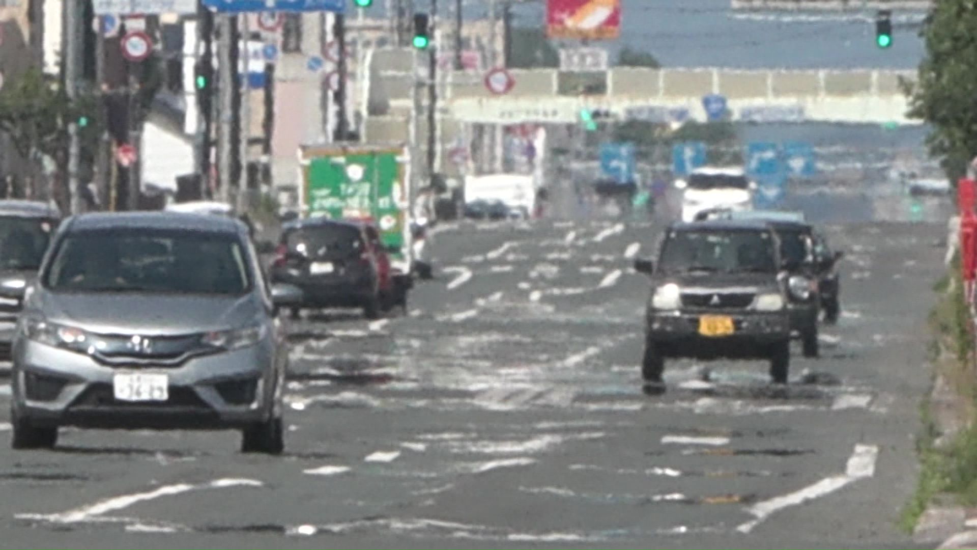 北海道北見市で観測された猛暑日、気温を示す体温計