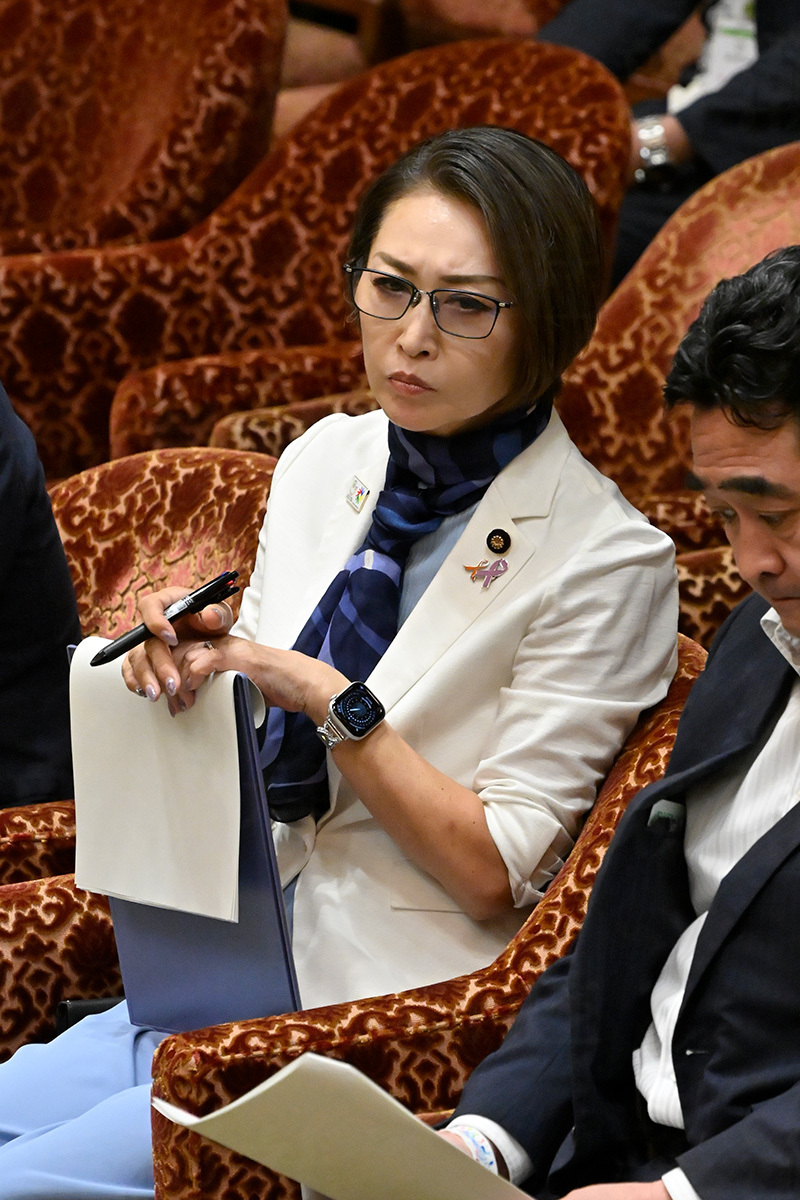 国会での三原じゅん子内閣府特命担当大臣