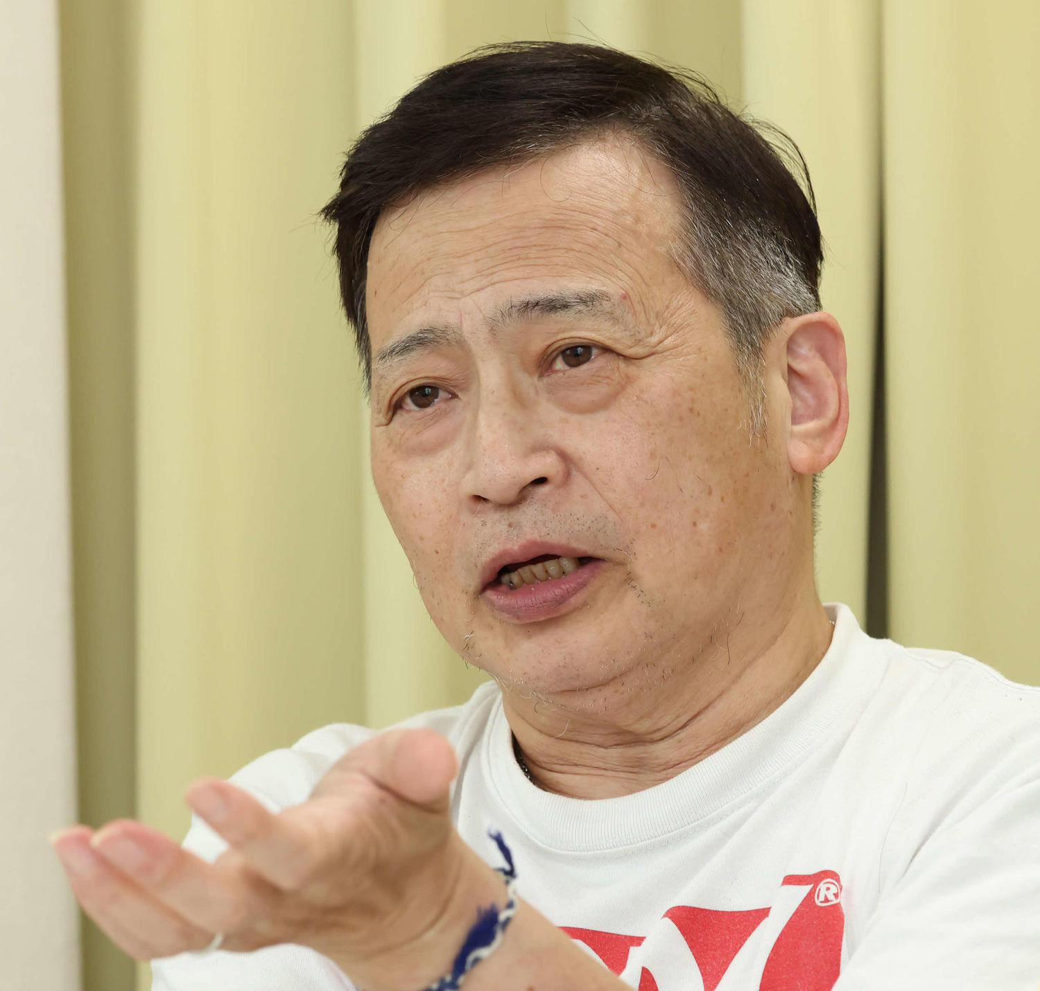 社民党から参院選候補として公認されたタレント、ラサール石井氏の肖像写真