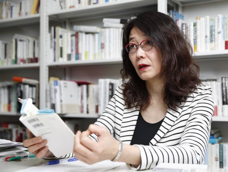 ポストコロニアル理性批判 消え去りゆく現在の歴史のために ポストコロニアル理性批判 消え去りゆく現在の歴史のために
