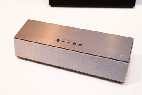 小型＆シンプルなワンバースピーカーで、ここまでの立体感が再現