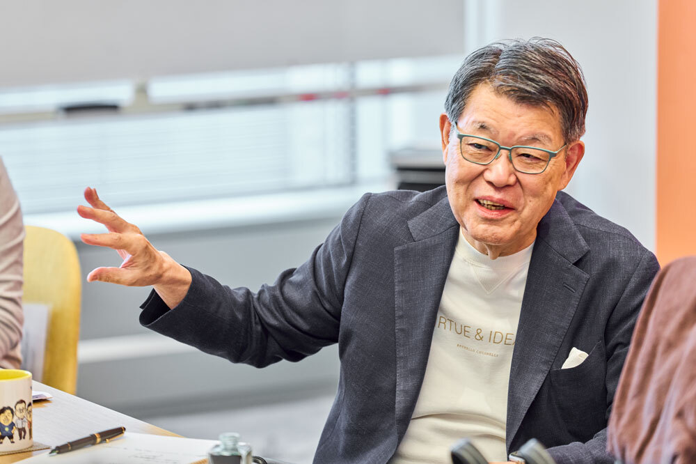 西武セゾン残酷物語:100社7万人の巨大な複合企業体と帝王・清二の狙いを徹底分析 Amazon.com: The Mastermind Behind Japan's Greatest Victory