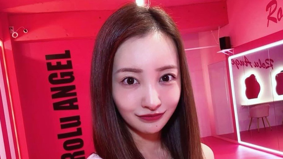 日本一可愛いスタジオ作りました♡」板野友美 自身が作った全面