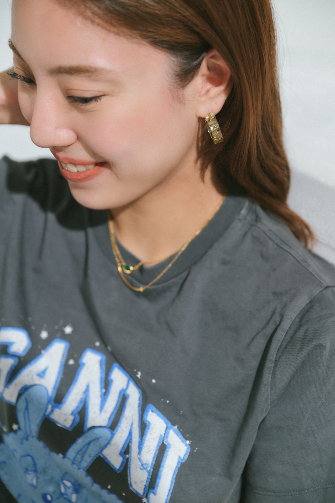 【お揃いのピアスと夏コーデ♡】CHANEL ネックレス この夏「Tシャツ＋ジュエリー」コーデにこだわりたい！おすすめ