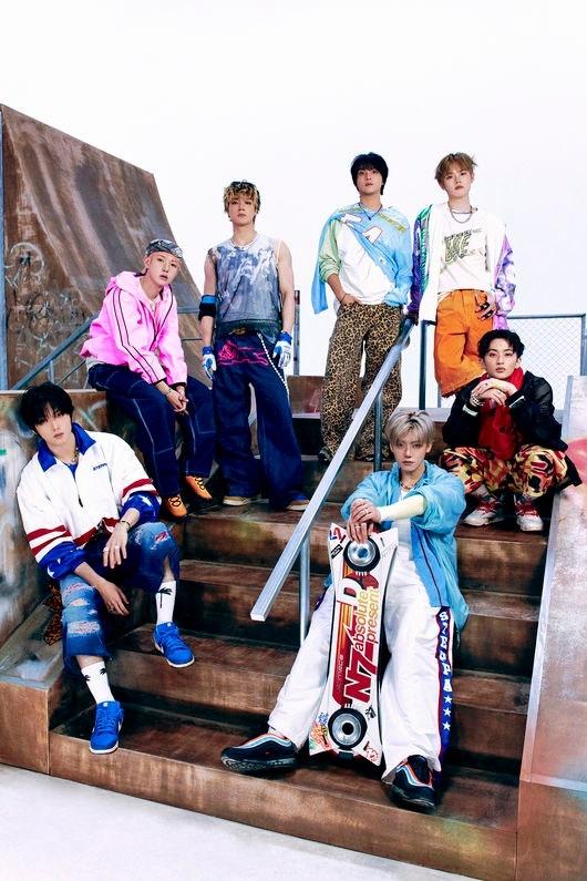 【最終値下げ】NCT DREAM イヤーブック セット チルドリ NCT DREAM - DREAMSCAPE / 4th Full Album (Vertical Flip Ver.)