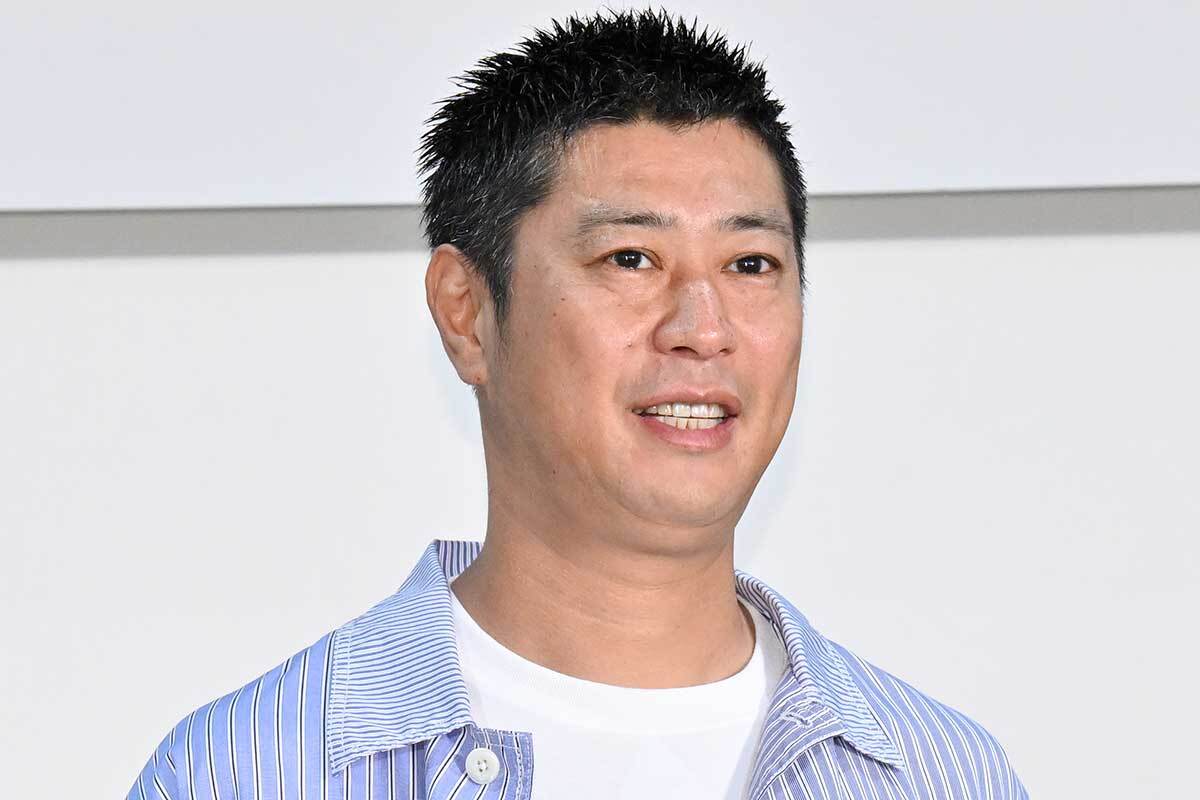 パンサー尾形貴弘氏の肖像写真、テレビ番組出演時の様子