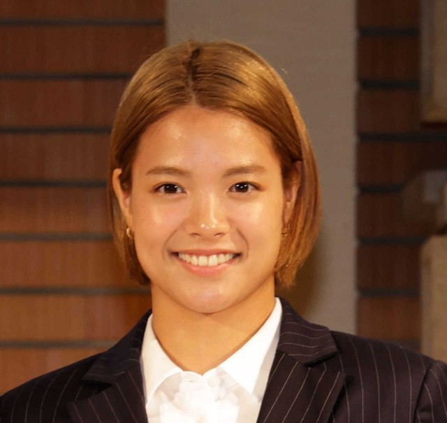 阿部詩、プールで〝ムキムキ〟姿を公開、柔道仲間と2ショット「筋肉かっこいい」「腕が流石です」