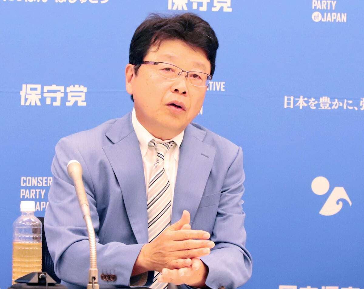 北村晴男氏が日本保守党の記者会見で参院選出馬について語る様子
